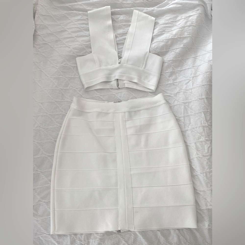 White two-piece set